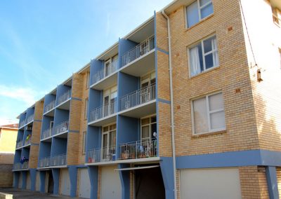 unit block painting Dee Why
